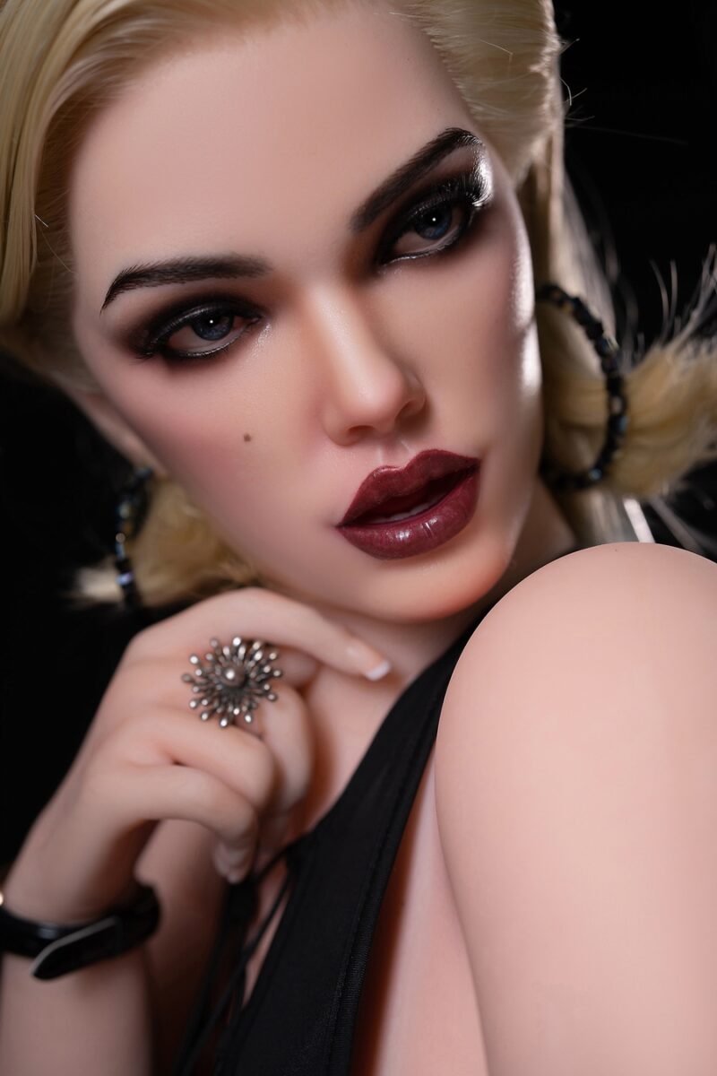 Zuri – Exotic and Energetic - Image 2