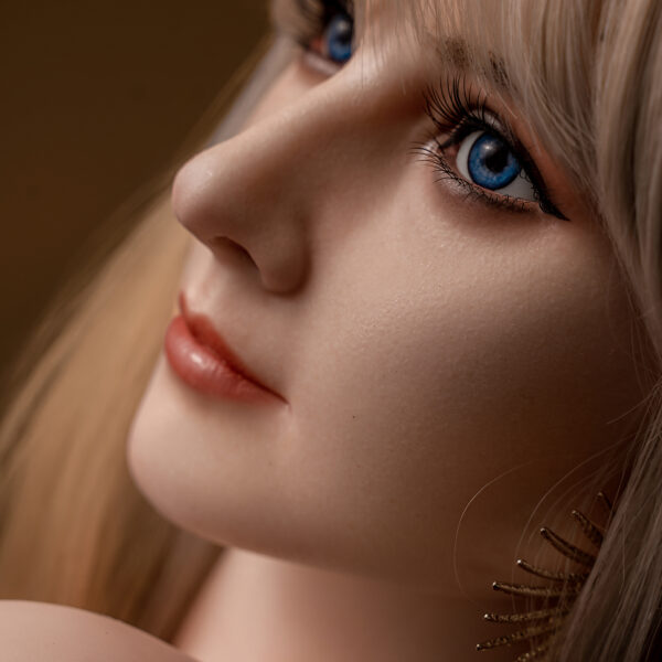 Tess – Sporty and playful